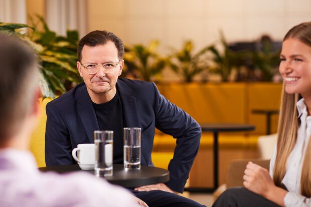 Dr. Niko Andre - Head of Oncology Germany bei AstraZeneca